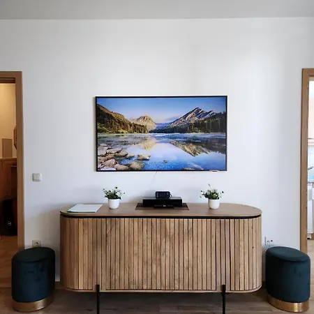 Fewo Tatzelwurm A5 , Bergblick, Schwimmbad, Sauna, Smart Tv55, Aussergewohnlich Apartment Oberaudorf